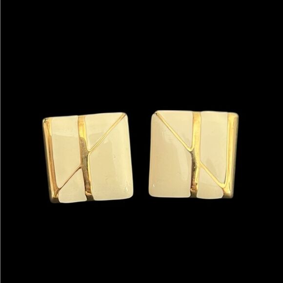 Vintage Monet Gold and Cream Geometric Earrings - Picture 4 of 5